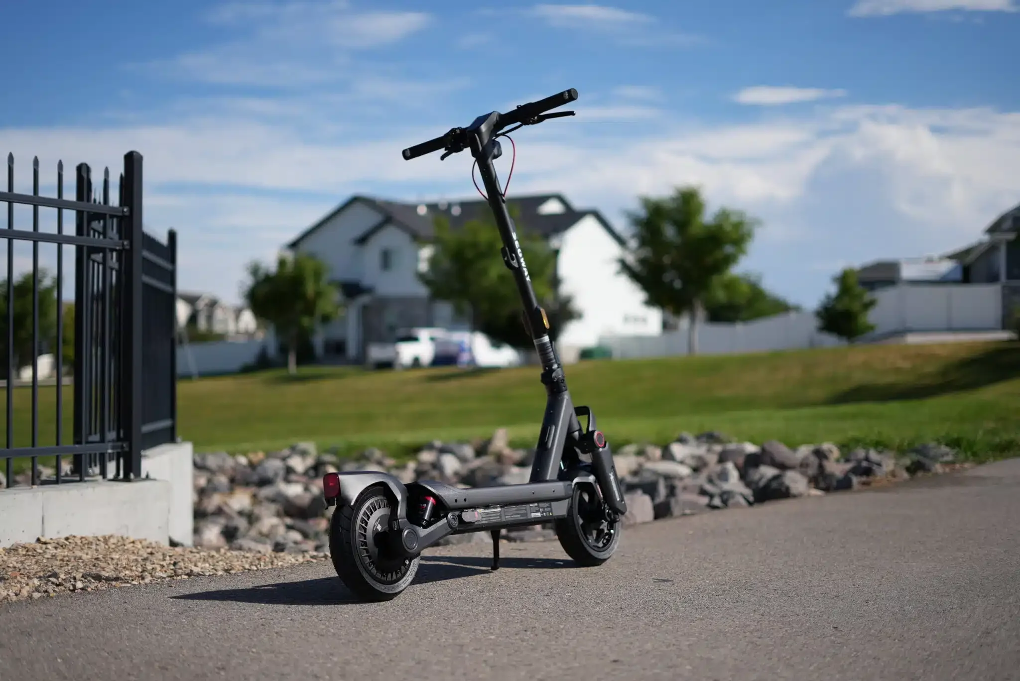 Segway представила электросамокат MAX G3 Plus с запасом хода до 90 км