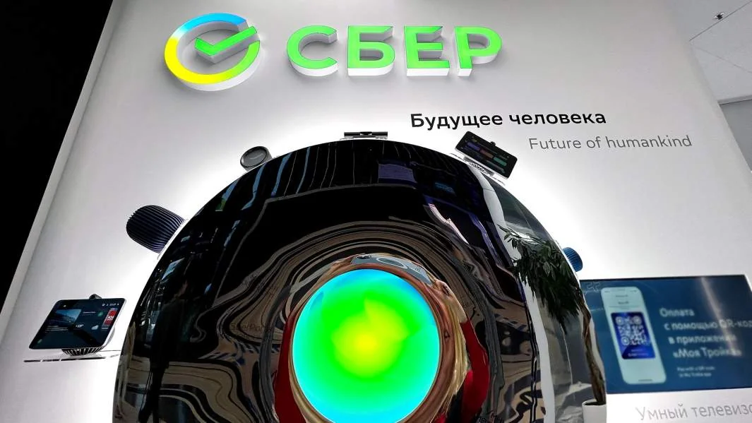 Главные ИИ-новостях 21 августа: стартап Hypercubic привлек $5,3 млн для переписывания COBOL, Сбер разрабатывает полнодуплексный голос и тренд на локальные модели