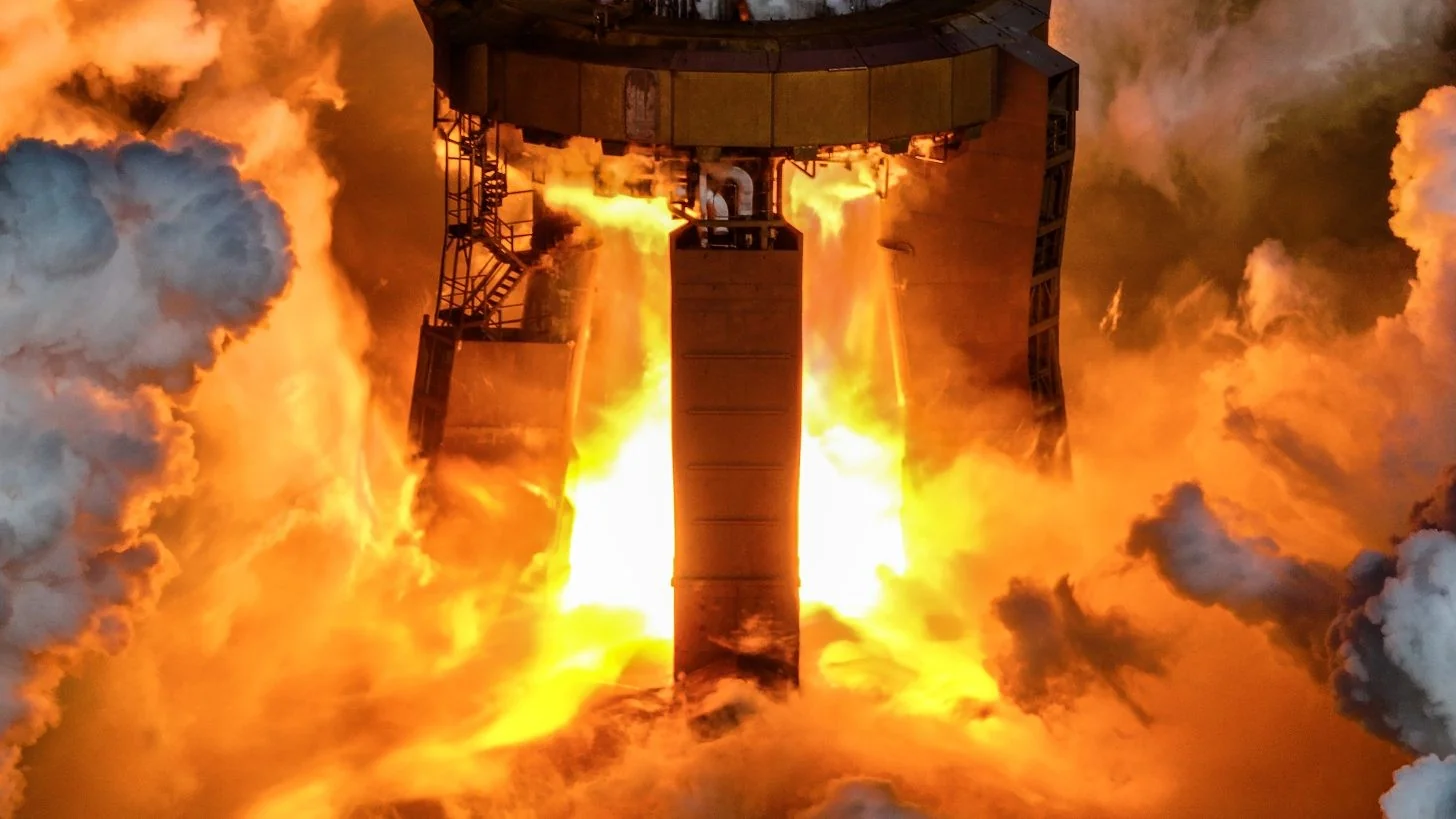 SpaceX провела полномасштабный статический огневой тест ускорителя Super Heavy для 14-го полёта Starship