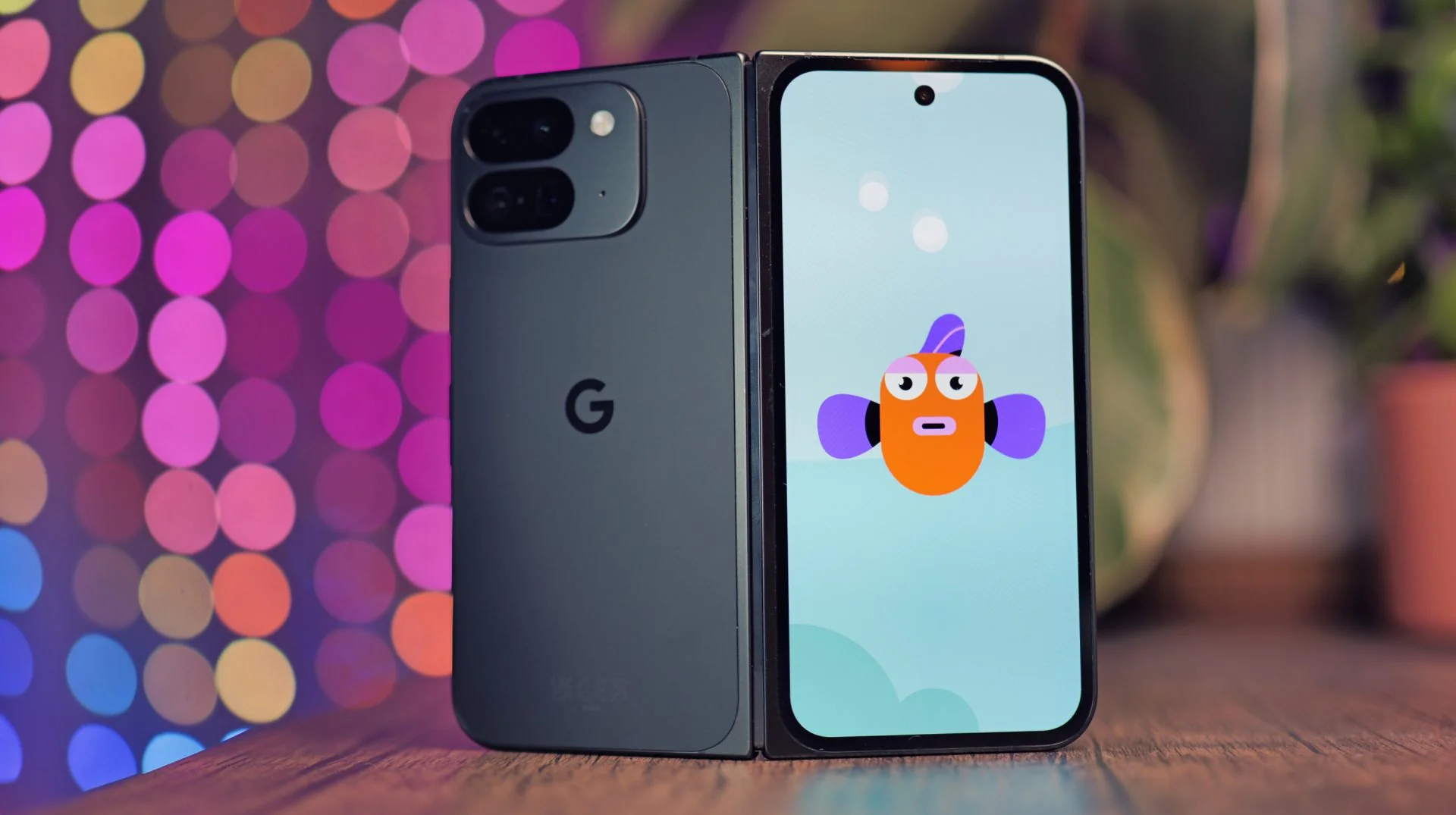 В сеть утекли полные рендеры и характеристики всей линейки Google Pixel 11