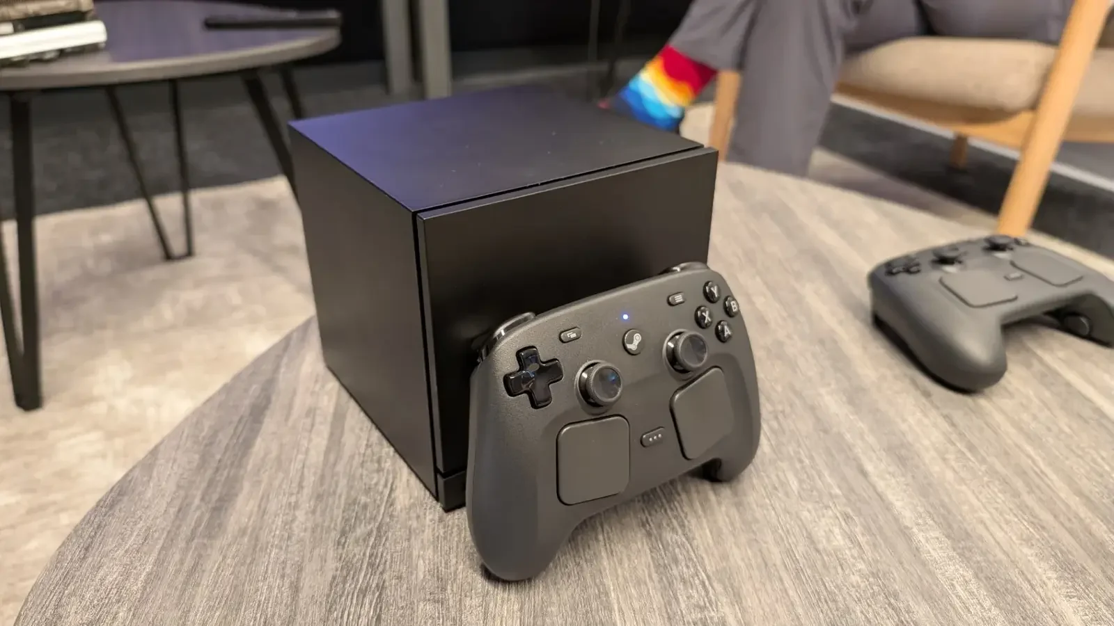 Valve бесплатно заменила украденную Steam Machine британскому пользователю после курьерского инцидента