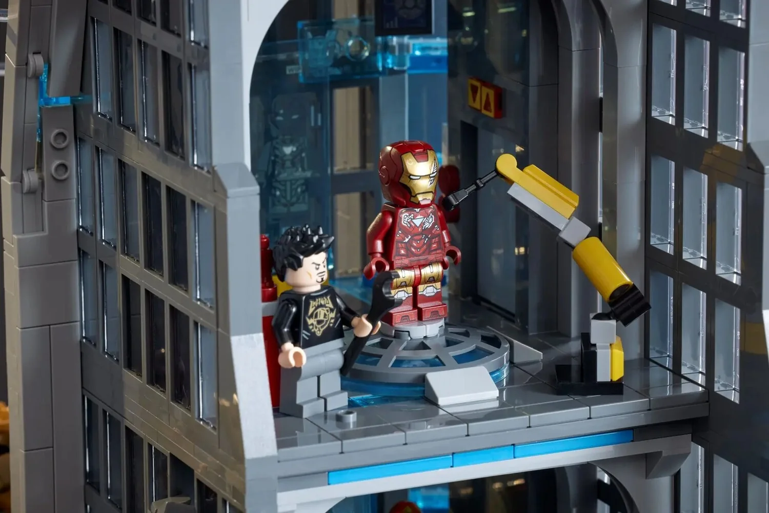Новая Башня Мстителей LEGO