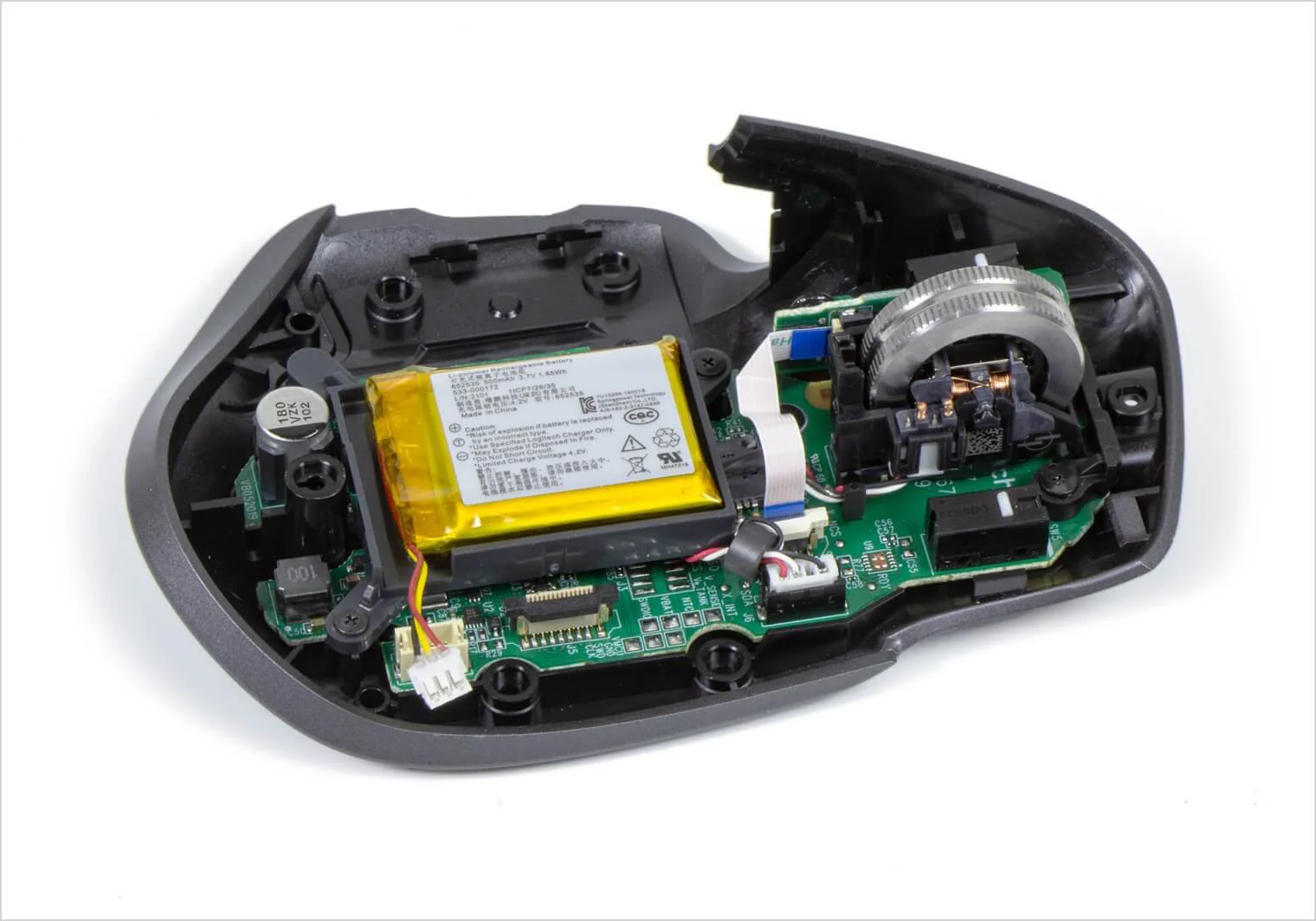 внутреннее устройство мыши Logitech с жёстким аккумулятором