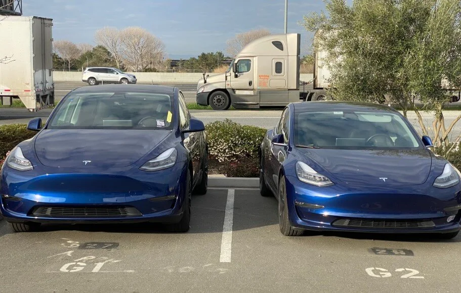 Tesla Model 3 и Model Y на конвейере