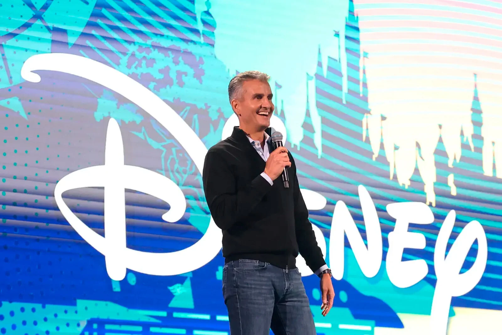 Джош Д'Амаро на презентации Disney