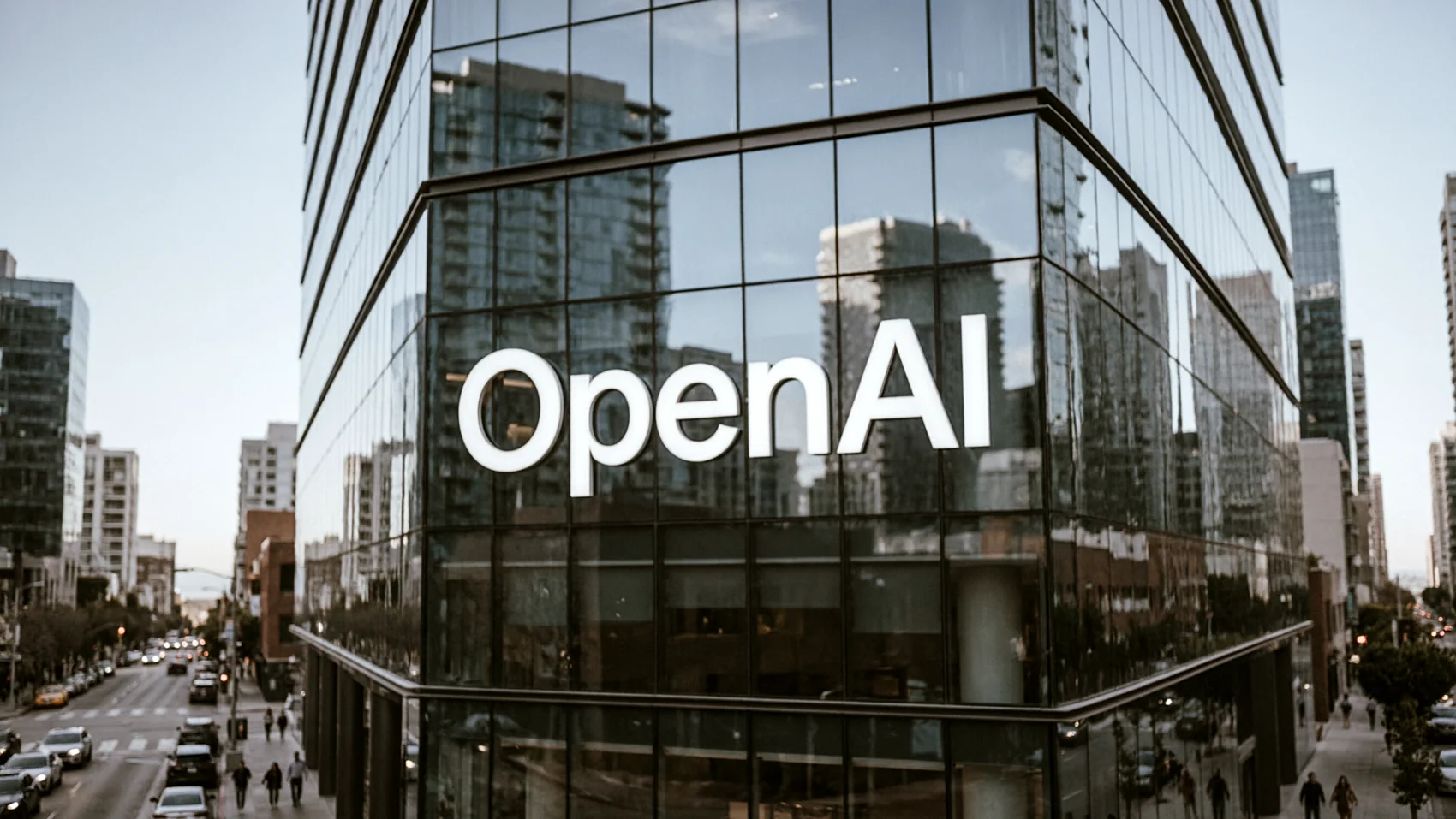 логотипы Apple и OpenAI на фоне судебного здания