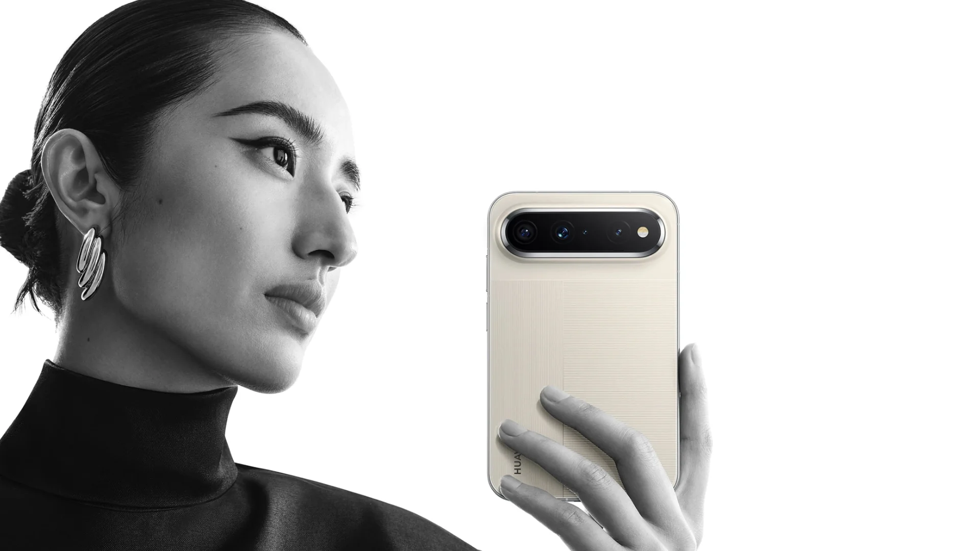 смартфон Huawei Pura X View в цвете Phantom Night Black
