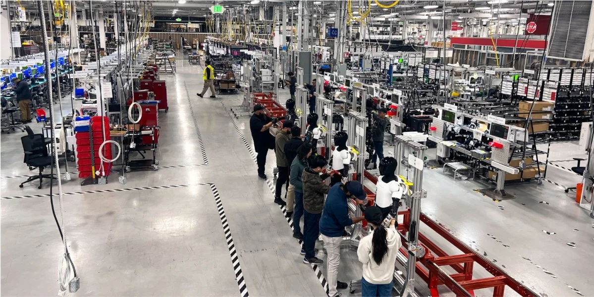 завод Tesla во Фремонте с линиями сборки Optimus