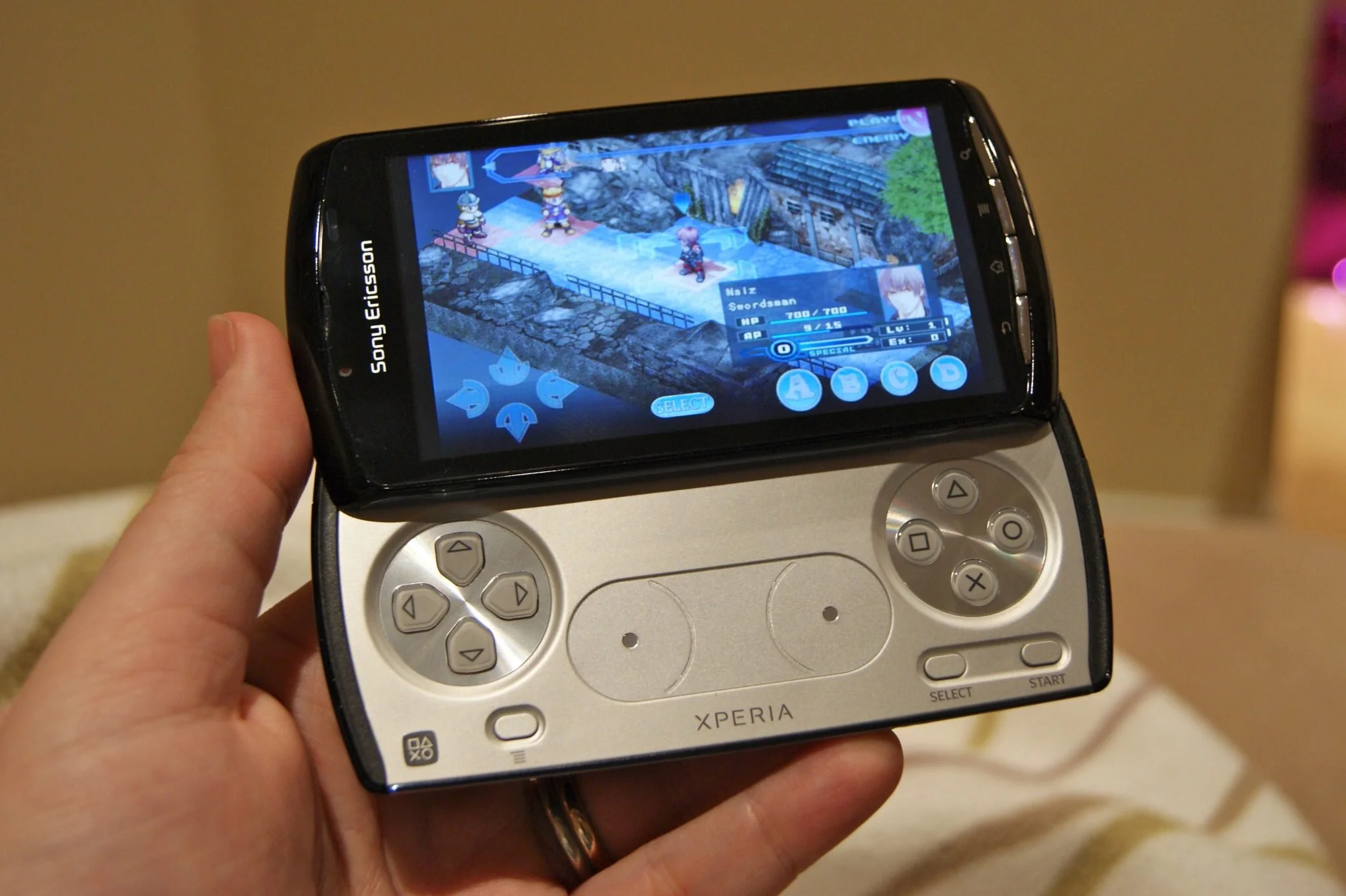 Nokia N-Gage и Sony Xperia Play игровые телефоны