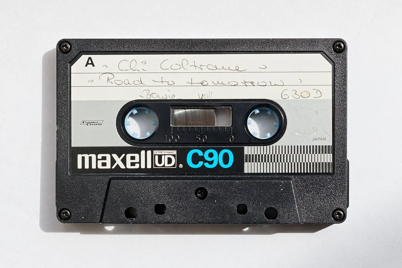 ретро-упаковка кассет Maxell UD 1970-х годов с логотипом UD