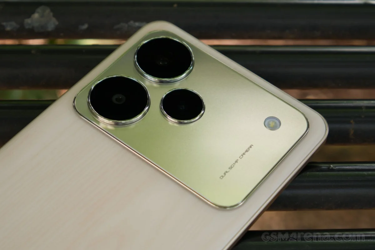 модуль камер Realme P4s с основным 50-мегапиксельным сенсором
