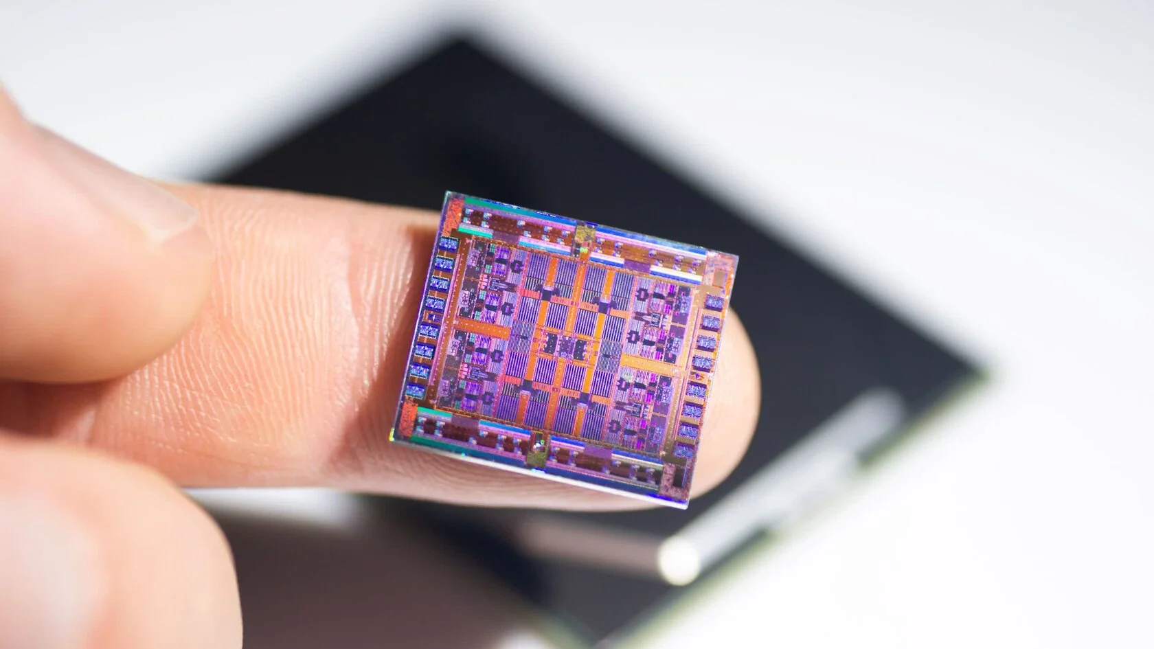 вефер 2-нм техпроцесса TSMC под микроскопом